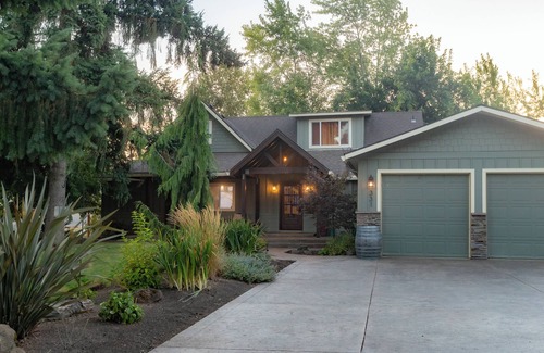 Carlton House | Cozy NW Getaway - Only 2 Blocks from Downtown