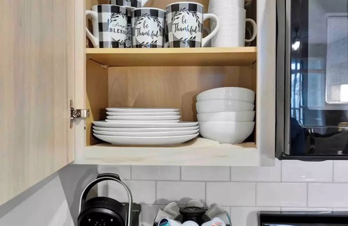 Paw Creek House | Cozy Oasis 1BR Near Everything w/Free parkingnn