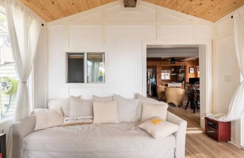 Hastings Cottage | Cozy oasis by the Trent River/Rice Lake