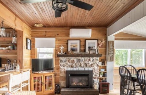 Hastings Cottage | Cozy oasis by the Trent River/Rice Lake