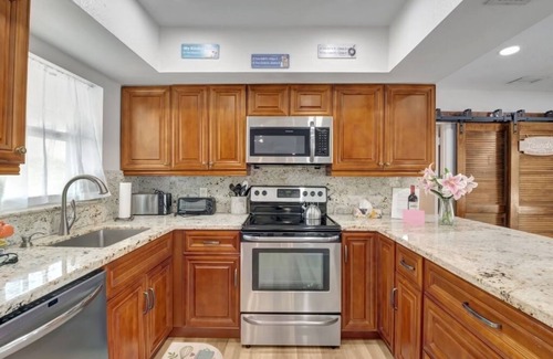 Sandalfoot Cove House | Cozy oasis private pool Sunny beach getaway with heated pool