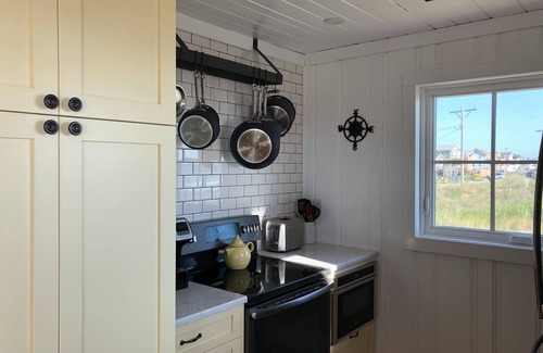 Sea Retreat House | Cozy Oceanfront Cottage with Spectacular Views!