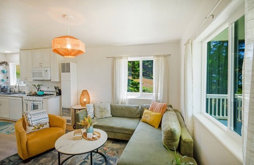 Shelter Cove House | Cozy Oceanview Hideaway 1&2 on Golf Course/Airport