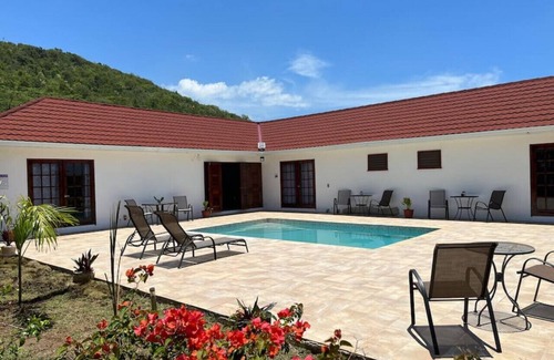 Treasure Beach Villa | Cozy Oceanview Room at Hidden Treasure Villas