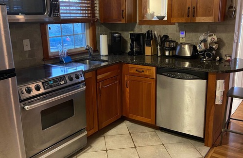 Ogunquit Cottage | Cozy Ogunquit 2 Bedroom, 2 Bathroom Cottage Minutes from Beaches and Downtown