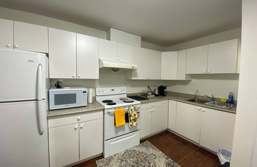 Newton House | Cozy One Bed Suite With Private Entire