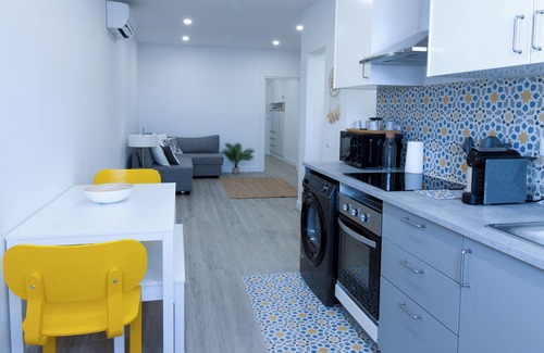 Zambujal de Baixo Apartment | Cozy one-bedroom apartment in the center of Sesimbra. For 4 people