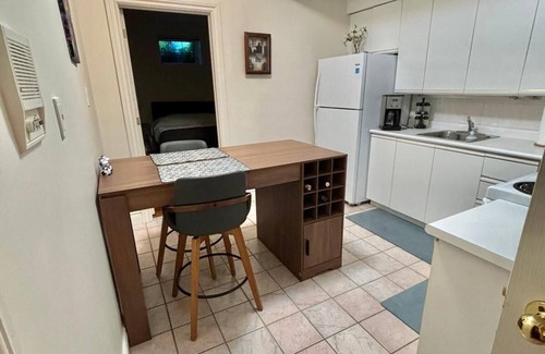 Thornhill Apartment | Cozy One Bedroom Basement Apt with Free Parking