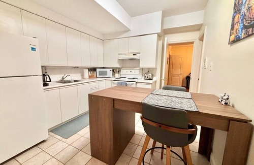 Thornhill Apartment | Cozy One Bedroom Basement Apt with Free Parking
