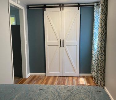 Adrian House | Cozy One Bedroom House