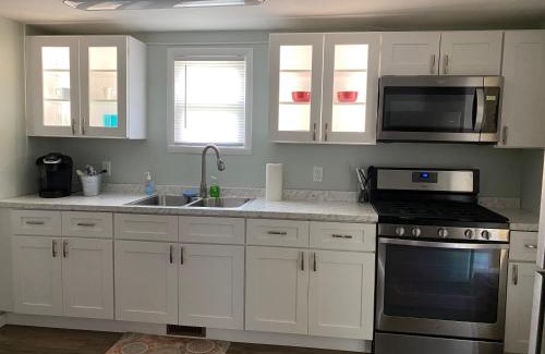 Adrian House | Cozy One Bedroom House