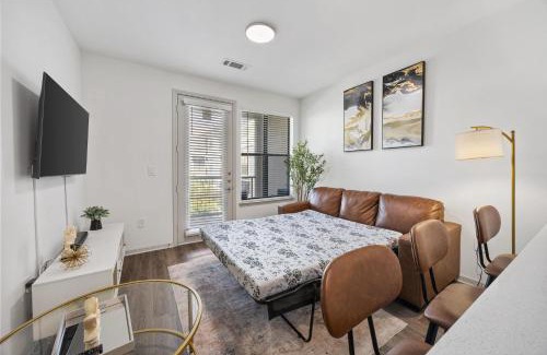 Frisco Apartment | Cozy One-Bedroom Retreat