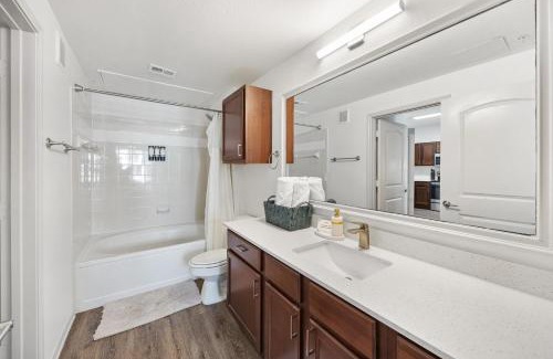 Frisco Apartment | Cozy One-Bedroom Retreat