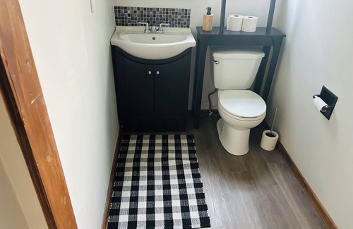 Courtenay Apartment | Cozy One Bedroom studio
