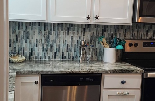 Corpus Christi House | Cozy One-Bedroom Townhome steps from the beach Wifi, heated pool!Coastal retreat