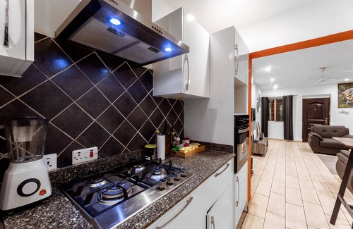 Santeo House | Cozy One Bedroom Townhome in a Prime Area