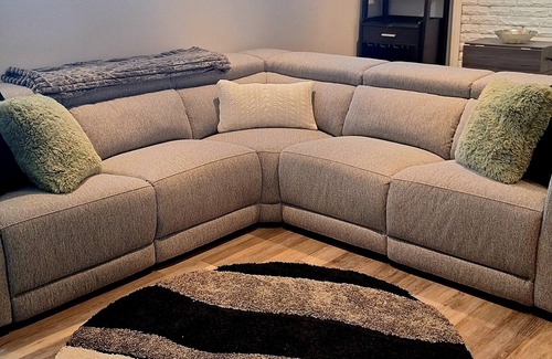 Weston House | Cozy one bedroom, with kitchen, family room, full bathroom. Fully furnished.