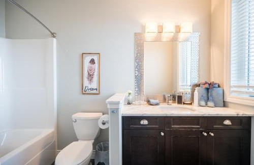 Southwest Mission House | Cozy one bedroom with private bathroom in Kelowna