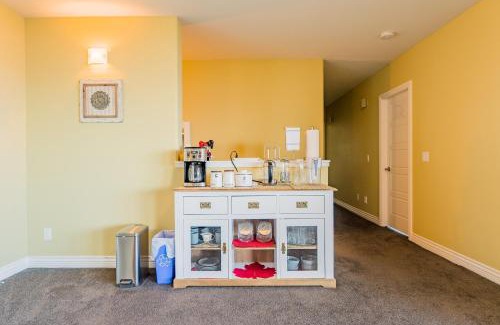 Southwest Mission House | Cozy one bedroom with private bathroom in Kelowna