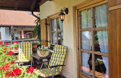 Oberau Apartment | Cozy one-room apartment with a view of the mountains