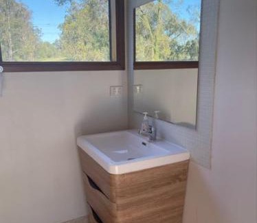 Anstead Apartment | Cozy One Room with Massive Pool