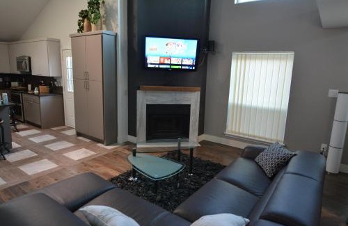 Lewisville House | Cozy open Home away from home