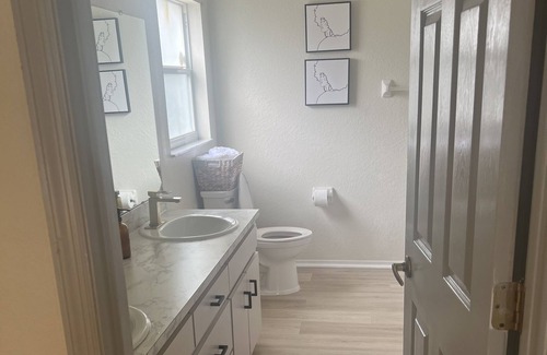 Winter Haven House | Cozy Organic Modern Home- 6 min from Legoland