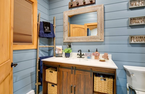The Bluffs House | Cozy Ossipee Vacation Rental: Walk to Beach!