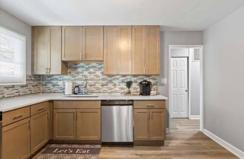 Wheeling House | Cozy Outdoor Space + BBQ | LCP Collection