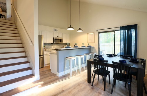 Oxford Cottage | Cozy Oxford Cottage - Close to mTrade Park and OM Golf Course!