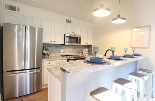 Oxford Cottage | Cozy Oxford Cottage - Close to mTrade Park and OM Golf Course!