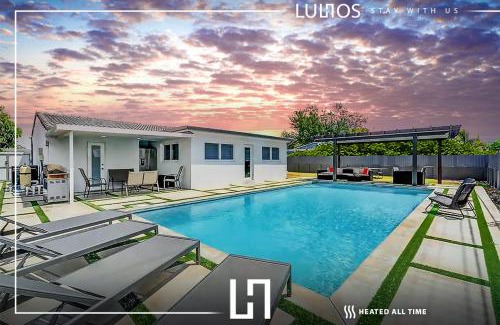 Coral Terrace House | Cozy paradise, with heated pool, near Airport in Miami L16