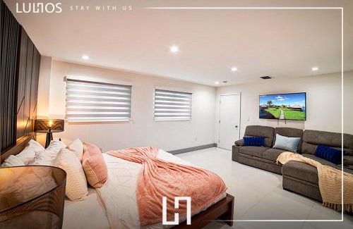 Coral Terrace House | Cozy paradise, with heated pool, near Airport in Miami L16