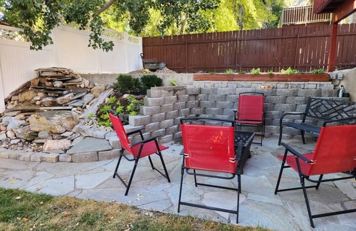 Springville Apartment | Cozy Parkside Mountain Retreat - Parkside Havennn