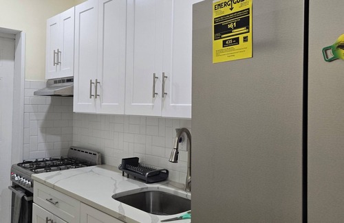 Flatbush Apartment | Cozy & Peaceful Homestead in Wonderful Brooklyn/Balcony