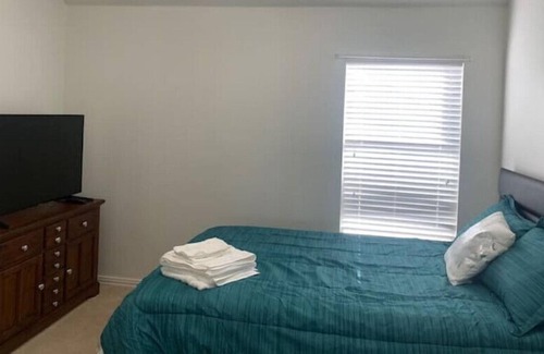 DeSoto Apartment | Cozy Peaceful Private room in a Villa/Fast Wi-Fi