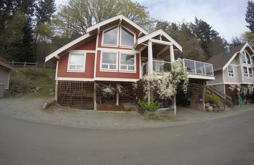 Pender Island Cottage | Cozy Pender Island Cottage