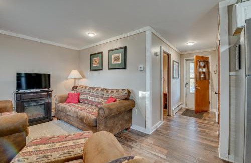 Carbondale House | Cozy Pennsylvania Home with Fire Pit and Dock Access!