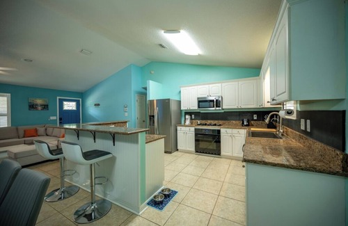 Ferry Pass House | Cozy Pensacola Retreat With Pool