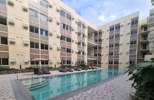 Binan City Condo | Cozy Penthouse 55" TV WFH setup w/ Netflix