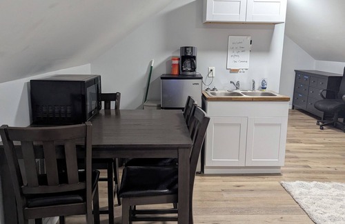 Oak Ridge Apartment | Cozy, pet-friendly, 1-bedroom apartment in Oak Ridge with AC
