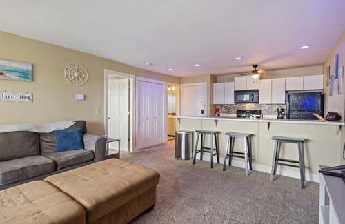 Osage Beach Condo | Cozy Pet-Friendly Condo w/Pool