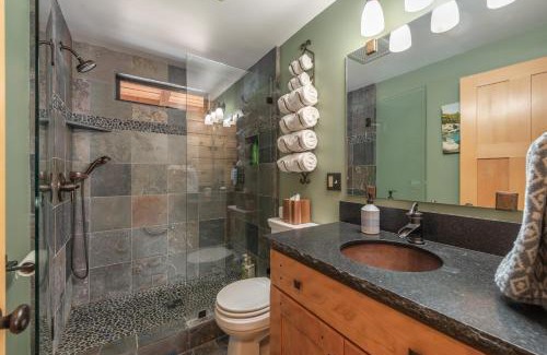 Tahoe Pines House | Cozy Pet-Friendly Cabin Private Hot Tub Fenced In Yard Book on Mobile for Promo Price