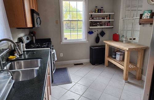 Belle Haven House | Cozy, Pet Friendly Cottage - Old Towne Alexandria!
