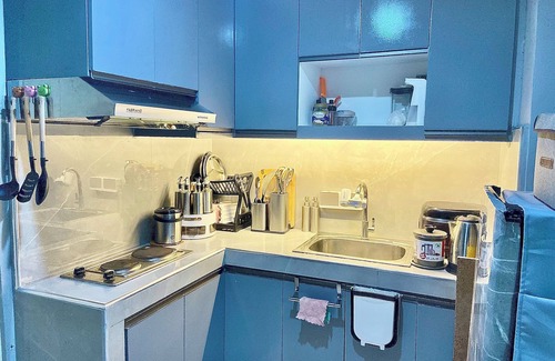 Cainta Condo | Cozy & Pet-Friendly Condo: Pool, Netflix, Karaoke, Games, Markets & Fully AC’d!