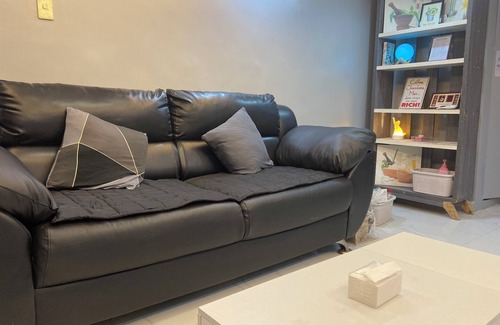 Cainta Condo | Cozy & Pet-Friendly Condo: Pool, Netflix, Karaoke, Games, Markets & Fully AC’d!