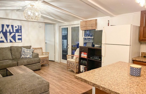 Fair Play House | Cozy Pet Friendly Cottage, 2 story Deep Water Dock - bring your boat!