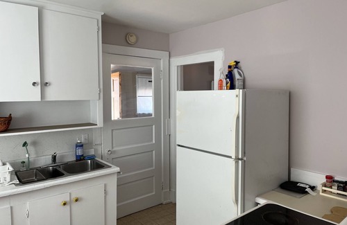 South End Cottage | Cozy pet friendly cottage nestled a quiet backyard.