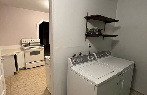 South End Cottage | Cozy pet friendly cottage nestled a quiet backyard.