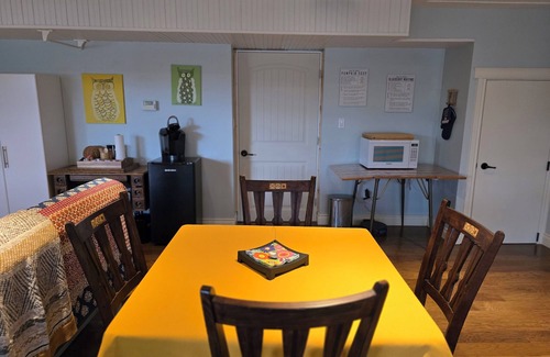 Red Deer House | Cozy Pet Friendly Guest Suite